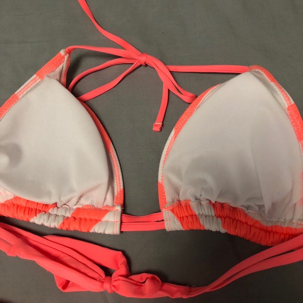 Bikini - Picture 4 of 5
